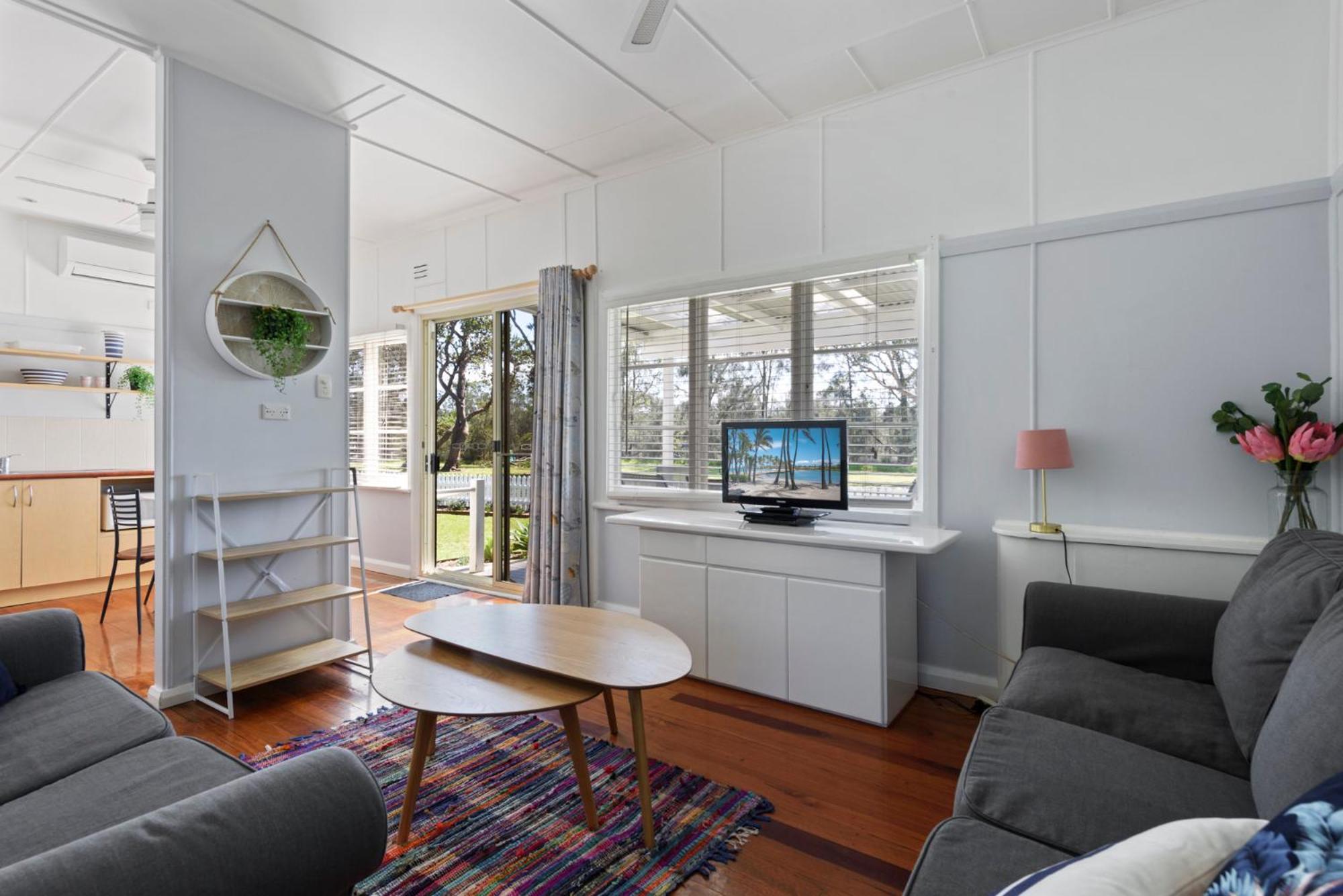 Calm Waters Waterfront Cottages 서식스 인렛 객실 사진